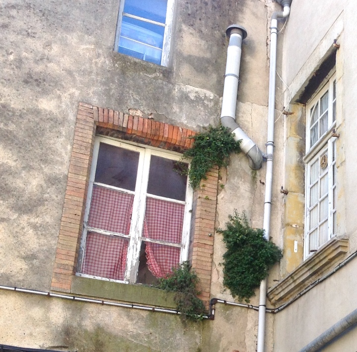 windows cote cour buanderie copy