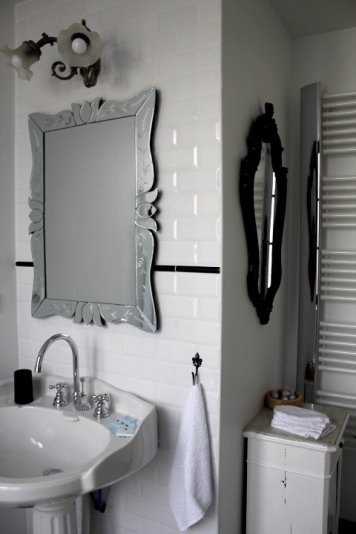 bath 2 mirrors